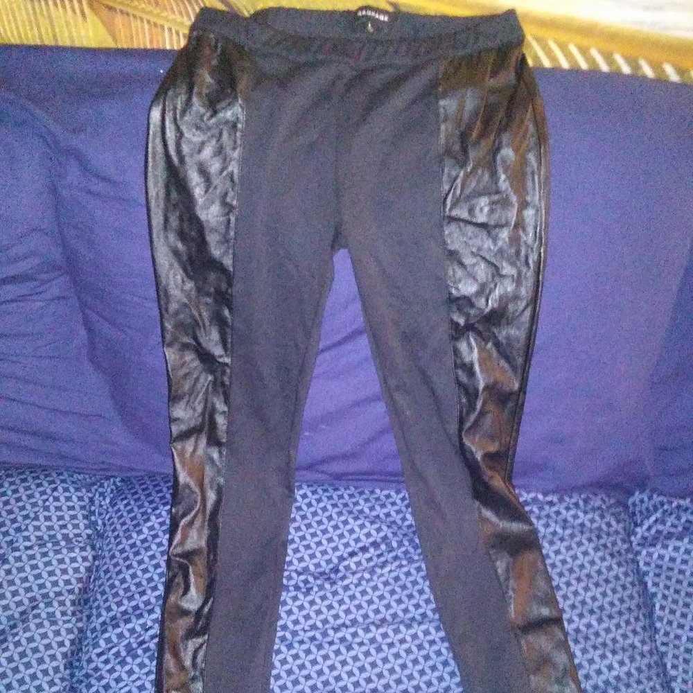 Leggings with leather sides
